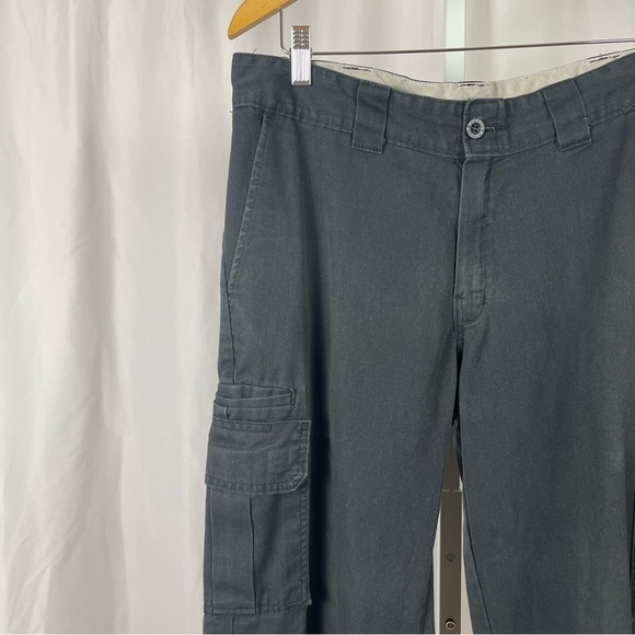 Dickies Flex 34 x 32 Relaxed Straight Cargo Pants Workwear Restaurant Business - Picture 9 of 9